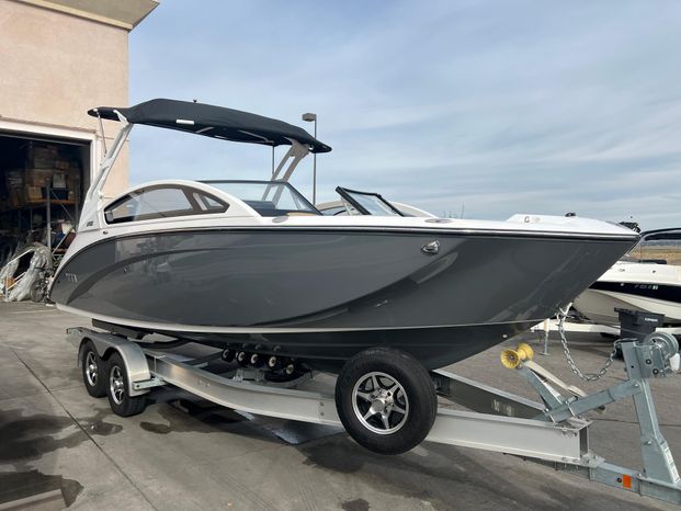 YAMAHA BOATS 275 SE